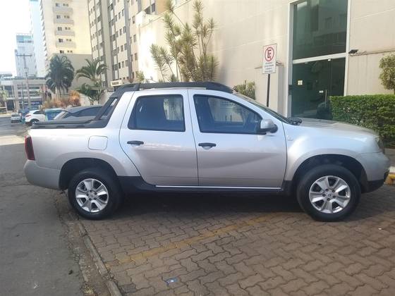 RENAULT DUSTER OROCH 1.6 16V SCE FLEX EXPRESSION MANUAL RENAULT DUSTER OROCH 1.6 16V SCE FLEX EXPRESSION MANUAL